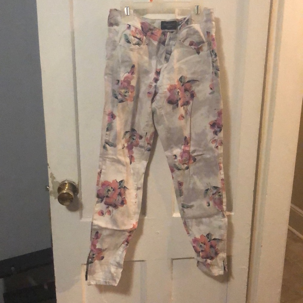 Floral white jeans/ jeggings
